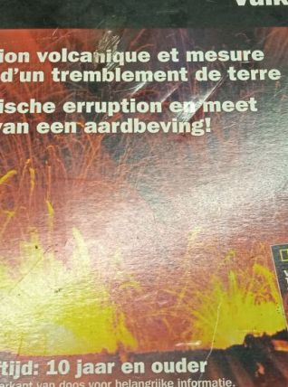 NATIONAL GEOGRAPHIC VOLCAN ET TREMBLEMENT DE TERRE. Science 