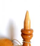 Bilboquet en bois tourné ancien 