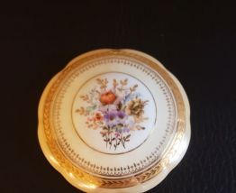 Bonbonnière fleurie porcelaine de Limoges