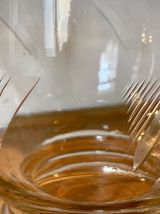 Carafe en verre gravé