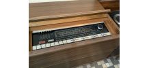 Meuble hifi vintage grunding des années 1970.
