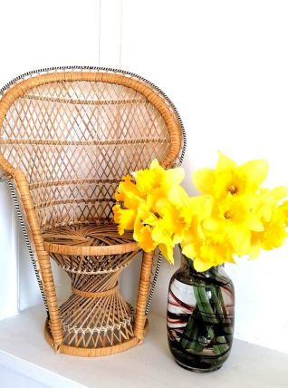 Fauteuil Emmanuelle en rotin de poupée 48 cm 