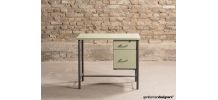 Petit bureau en métal équipé d'un caisson