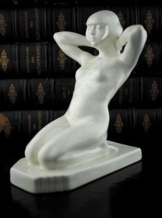Femme nue à coupe garçonne en céramique - Sarreguemines