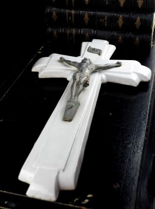 Grande croix catholique en faience (60 cm) - Choisy-le-Roi 