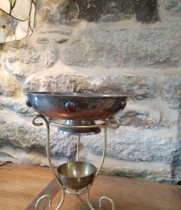 Calice très ancien d'un Manoir Breton .