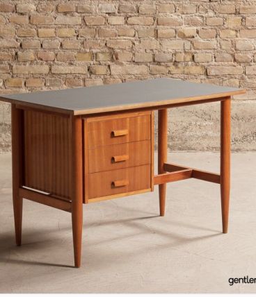 Bureau scandinave entièrement restauré