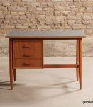 Bureau scandinave entièrement restauré