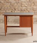 Bureau scandinave entièrement restauré