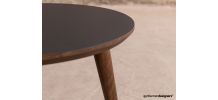 Table basse ronde avec un plateau noir (Ø 50cm)