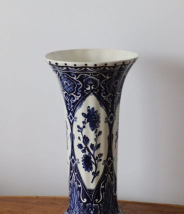 Vase royal Sphinx by boch Holland Delfs 1900