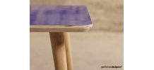 Table basse sur-mesure carré avec plateau en stratifié bleu