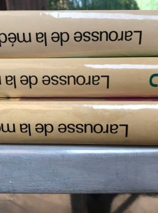 LAROUSSE DE LA MEDECINE