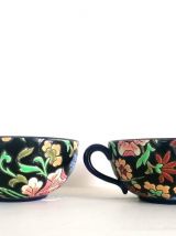 Tasses émaux de Longwy pivoines, vers 1900 