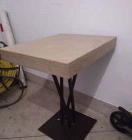 Table bistrot createur jean prouvé acier marbre vintage