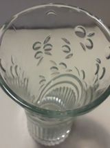 Vase en verre transparent