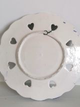 Plat ajouré en céramique style Deruta 