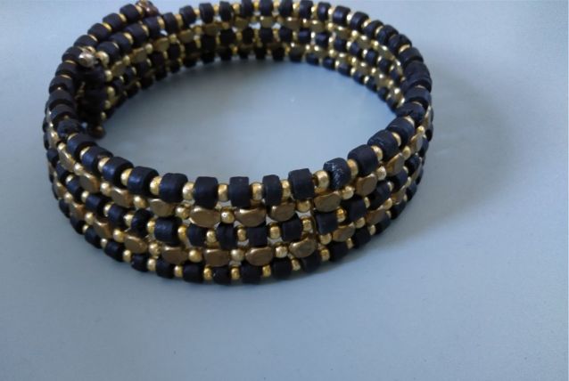 Collier ras de cou choker noir doré ehnies femme
