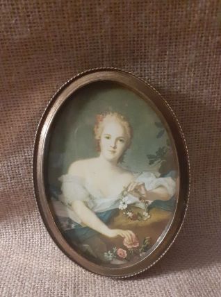 Petit cadre médaillon doré 