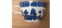 2 tasses en porcelaine fine