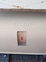 basculle vintage, qques traces de rouille sur le plateau