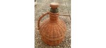 dame jeanne  , bouteille  recouverte  osier  , vintage
