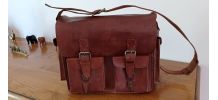 Sac en cuir marron, type sacoche de métier / cartable 
