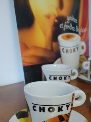 6 Tasses Choky avec pot à lait + une affiche publicitaire