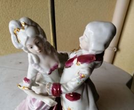 Lampe électrique avec personnages