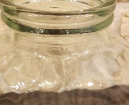 Bonbonnière en verre moulé