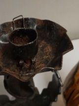 Chamberstick antique avec couvercle en verre soufflé.