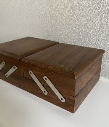 Petite travailleuse de table