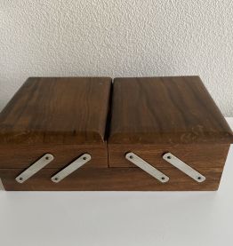 Petite travailleuse de table