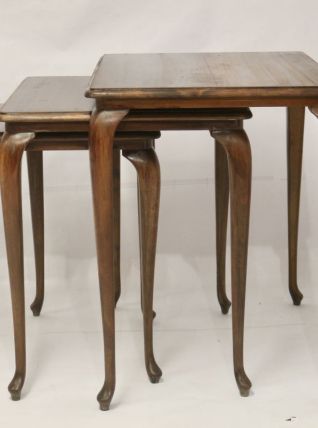 Lot de 3 tables gigognes style Louis XV.