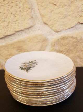 12 assiettes motifs Marguerite estampillées 1968