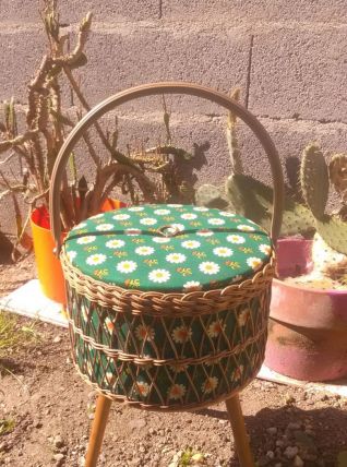 Travailleuse tripode en osier bois et tissu (années 60)