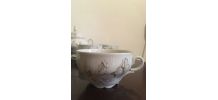 lot de deux tasses à café avec deux soucoupes en porcelaine