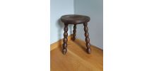Tabouret tripode en bois tourné façon bobine