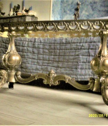 TABLE LOUIS XV BRONZE LAITON ONYX 1970