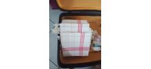 3 torchons anciens en coton. Blancs à rayures rouges. 