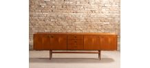 Enfilade scandinave en teck avec 4 portes et 3 tiroirs, cira