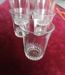 8 verres à liqueur 