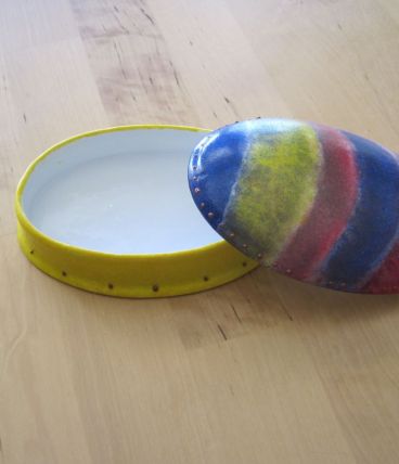 grande boite a pilules en porcelaine peint main décor unique