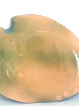 Plat zoomorphe poisson en grès émaillé, signé EB 