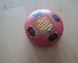 Boite petite ronde en porcelaine peinte main boite a pilules
