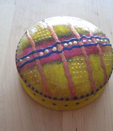 Boite petite ronde en porcelaine peinte main boite a pilules