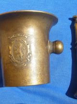 mortier et pilon ,bronze ,vintage