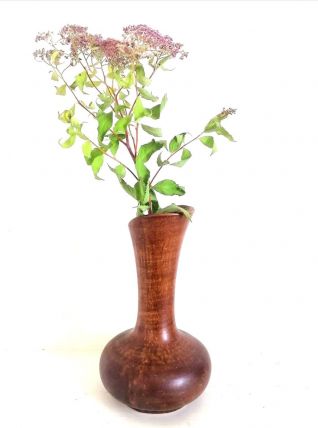 Vase brun en faïence héraldique de Pierrefonds 