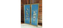 Paire de cadres en broderie (décor floral) 