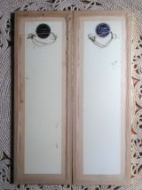 Paire de cadres en broderie (décor floral) 